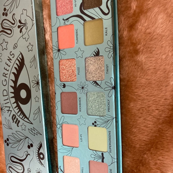 Urban Decay Wild Greens Eyeshadow Palette - Picture 5 of 5